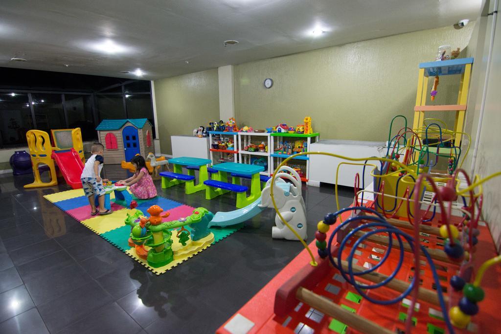 Marina Park Hotel Fortaleza  Zewnętrze zdjęcie A playroom at a hospital in Thailand